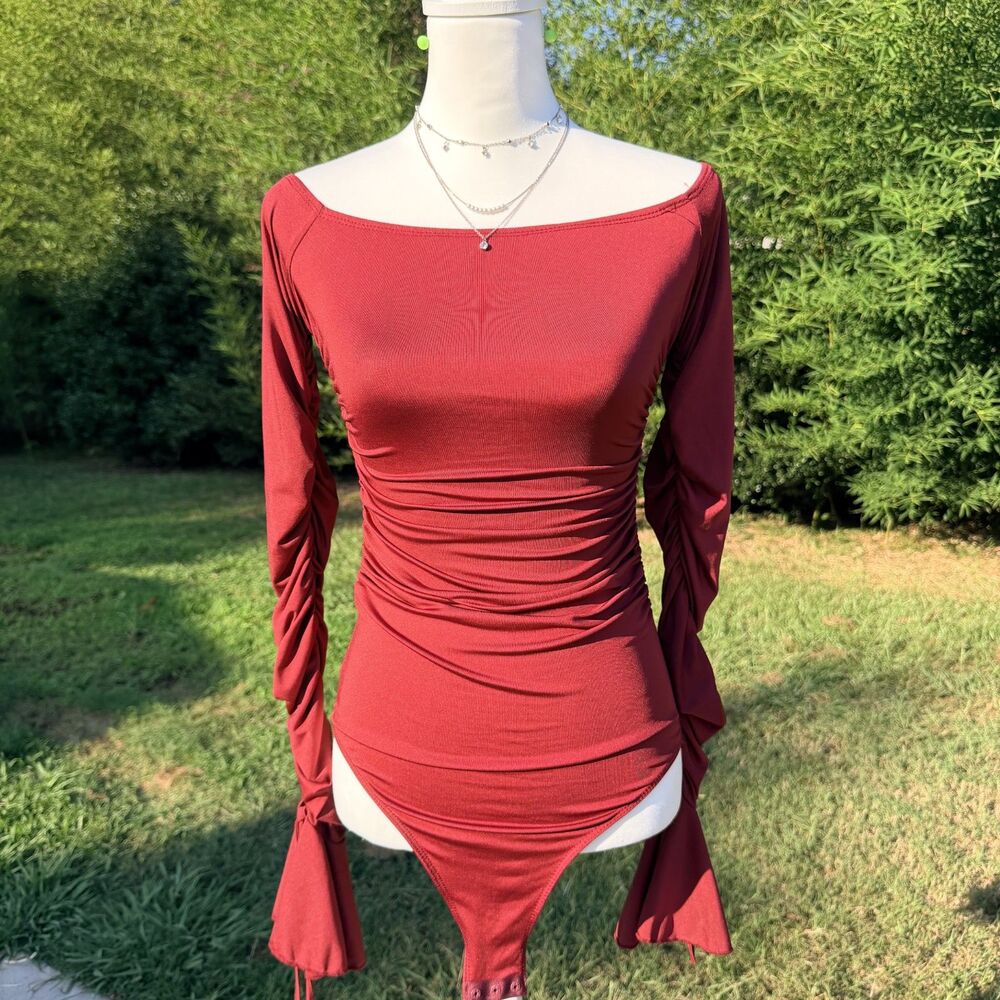 Off Shoulder Bodysuit Bell Sleeve Ruched Burgundy Fitted Top Small NEW